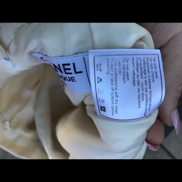 SOLD- Chanel Boutique Wool Skirt Size 0-2 - Picture 6 of 6